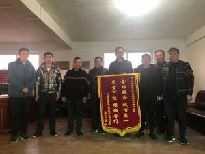 天津客(ke)戶贈送錦旂(qi)